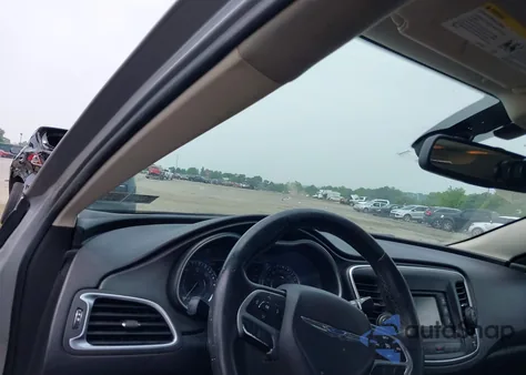 2015 Chrysler 200 Limited z USA, uszkodzony, nr VIN 1C3CCCAB8FN534790